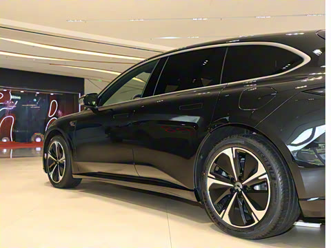 2025�� 75kWh Touring