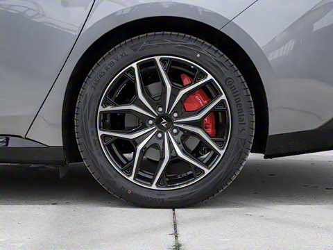 2025�� ���� 550ProѲ����