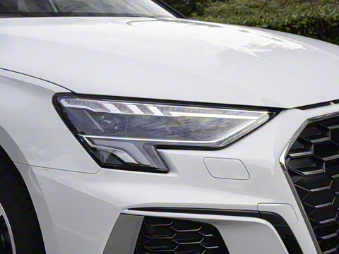 2023�� �Ŀ� A3L Limousine 35 TFSI ��ȡ�˶���