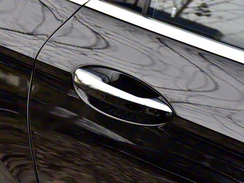 2022�� �Ŀ� E 350 e L ���ʽ��϶����˶��γ�