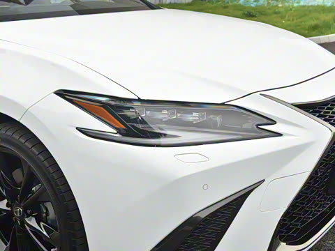 2022�� 300h F SPORT