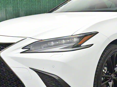 2022�� 300h F SPORT