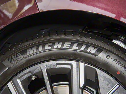 2025�� 825 Max��