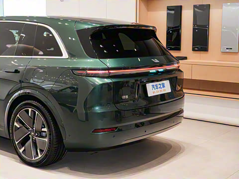 2025�� Ultra ���ܻ��°�