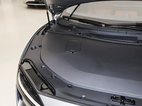 2025�� 703km Ultra�˶���