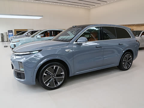 2025�� Ultra ���ܻ��°�