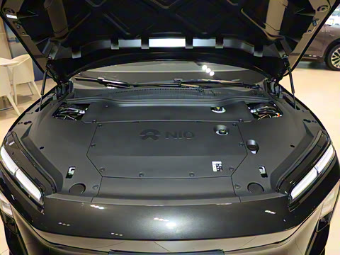 2025�� 75kWh Touring