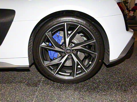 2022�� V10 Coupe performance