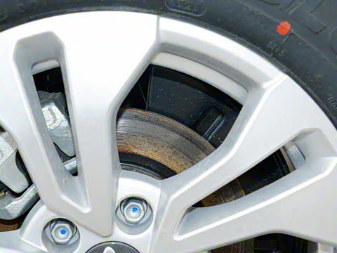 2025�� 1.5L �ֶ�׿Խ��