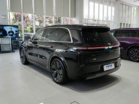 2025�� Ultra ���ܻ��°�