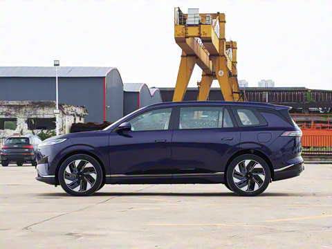 2025�� 210Ultra���Ȱ� 6��