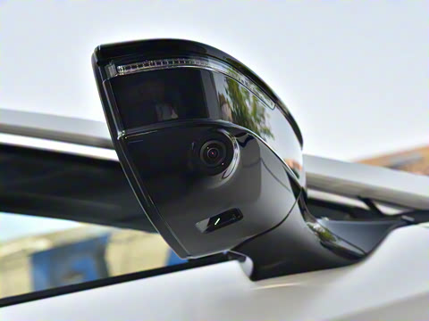 2025�� 550 PRO���а�