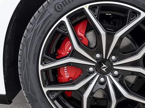 2025�� ���� 650ProѲ����