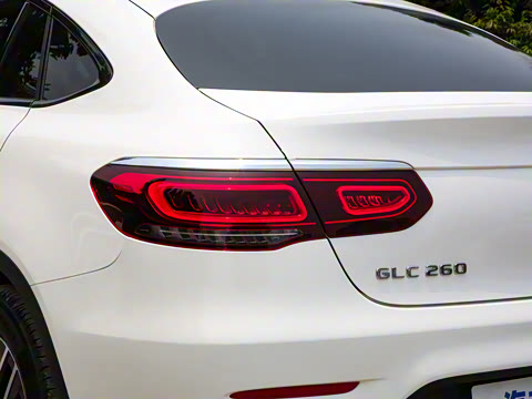 2023�� �Ŀ� GLC 260 4MATIC ����SUV