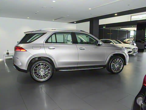 2025�� �Ŀ� GLE 450 4MATIC ������