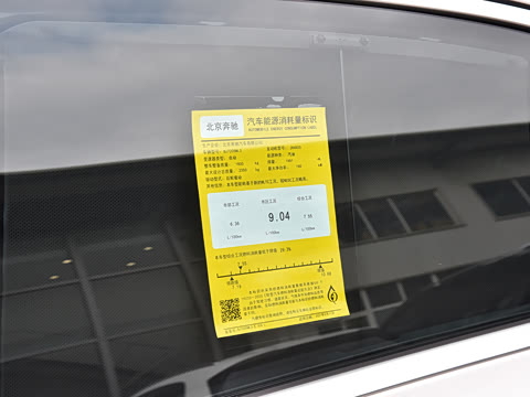 2022�� �Ŀ� E 300 L �˶������