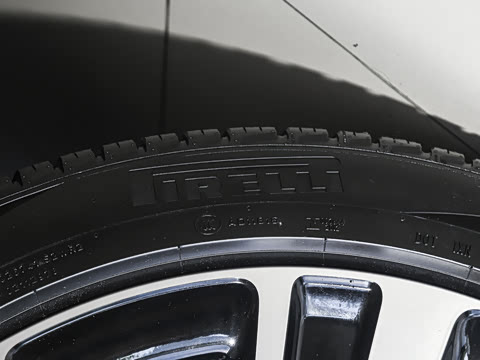 2025�� 3.0 L6 400PS �����ӳ���