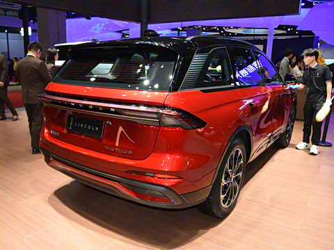 2025�� 2.0T ������������˹��