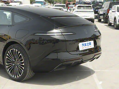 2025�� �Ŀ� Max�����