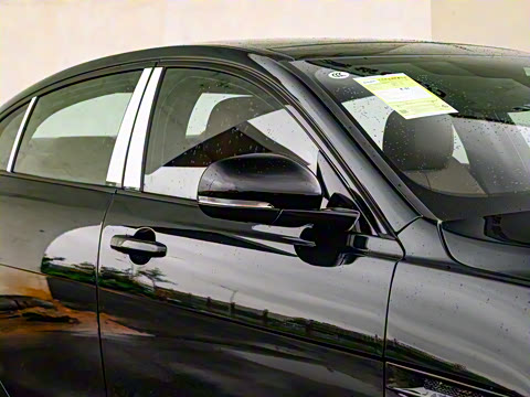 2025�� 2.0T 250PS R-DYNAMIC 90�����ذ�