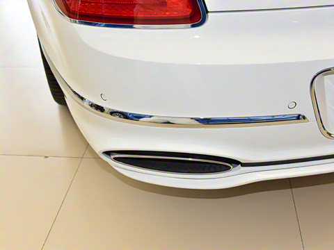 2026�� 4.0T V8 Mulliner