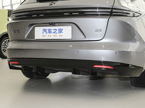 2025�� 75kWh Touring