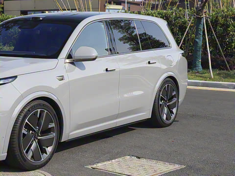 2025�� Ultra ���ܻ��°�