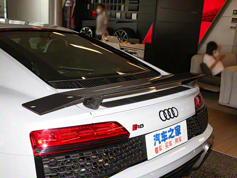 2022�� V10 Coupe performance