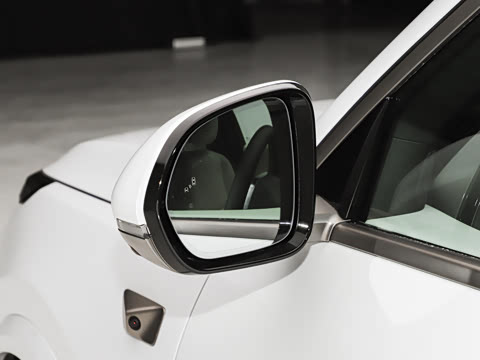 2025�� Ultra ���ܻ��°�