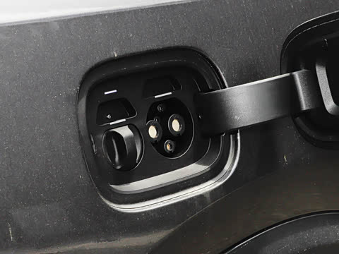 2025�� Ultra ���ܻ��°�