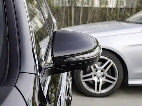 2023�� �Ŀ� E 300 L �˶�������