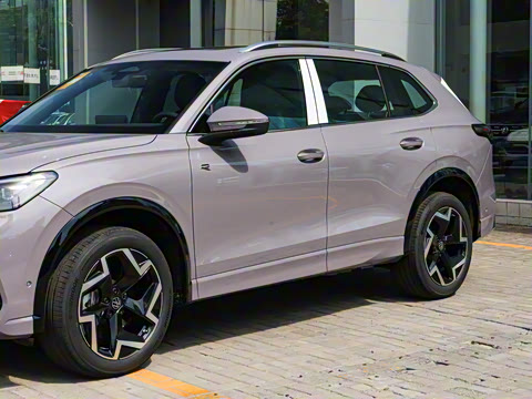 2025�� PRO 380TSI ���� R-Line �����