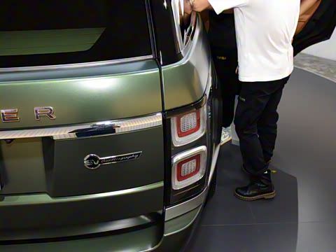 2022�� 5.0 SC V8 565PS SVA�۷��ذ�