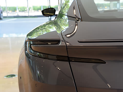 2020�� 5.2T V12 AMR