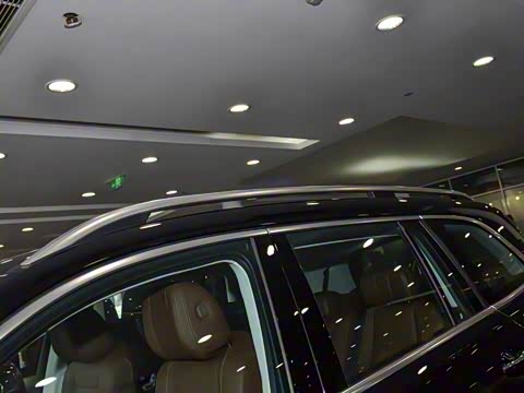 2025�� GLS 450 4MATIC ������