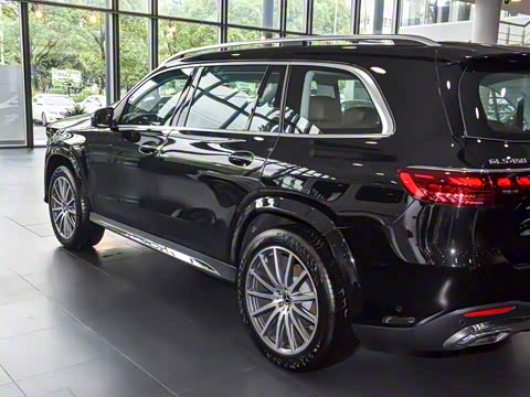 2025�� GLS 450 4MATIC ������