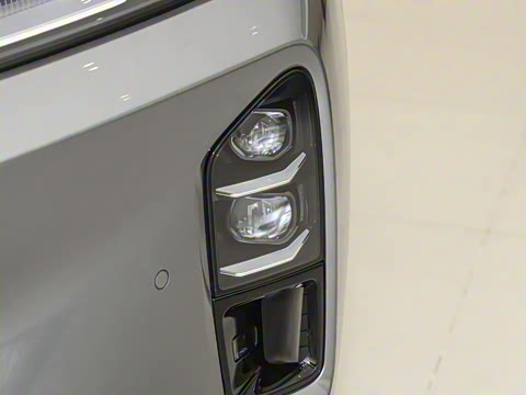 2025�� 75kWh Touring