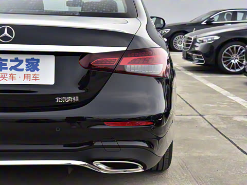 2022�� �Ŀ��� E 300 L �˶�������