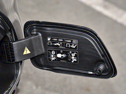 2022�� E 350 e L ���ʽ��϶����γ�