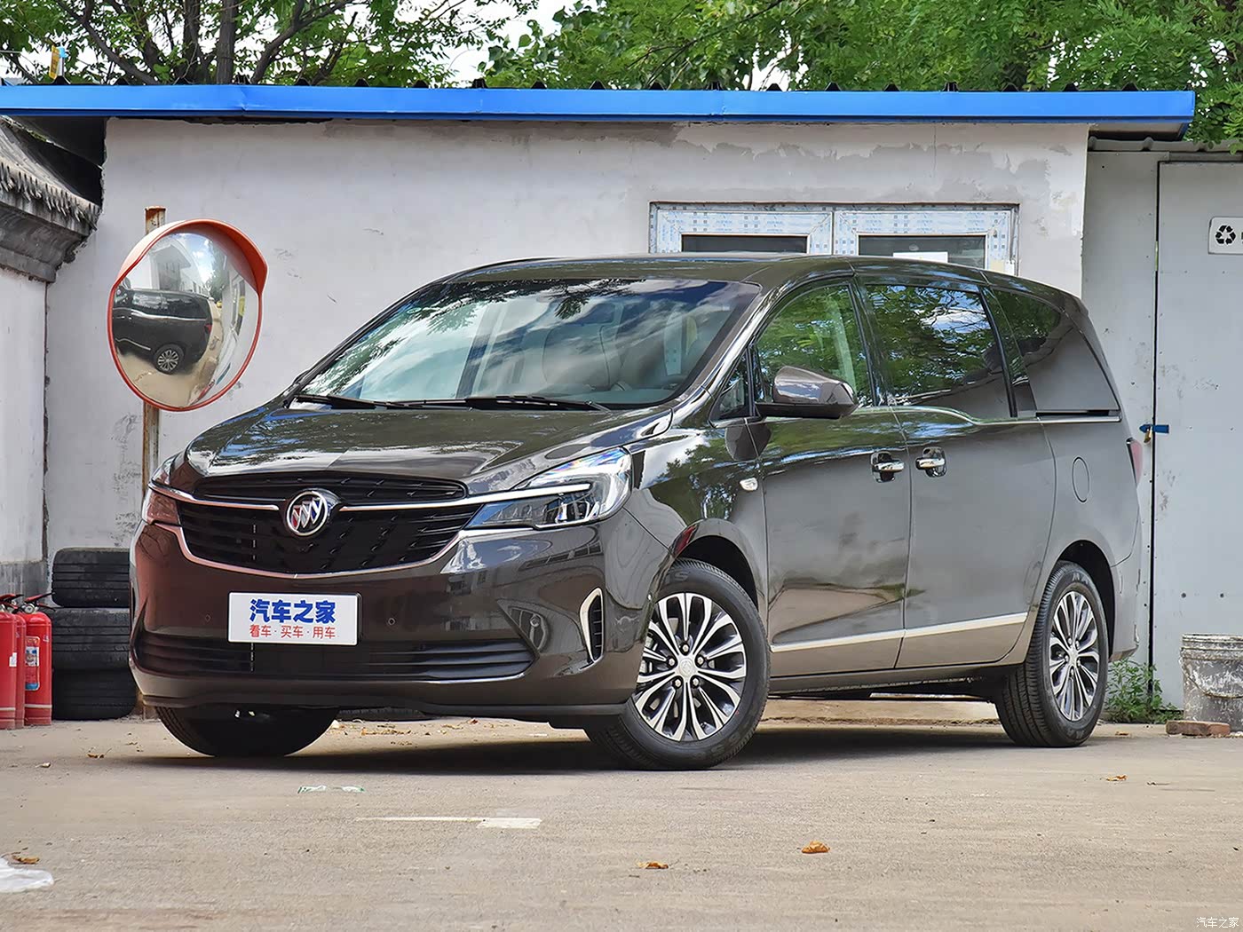 2020款陆上公务舱652t尊贵型