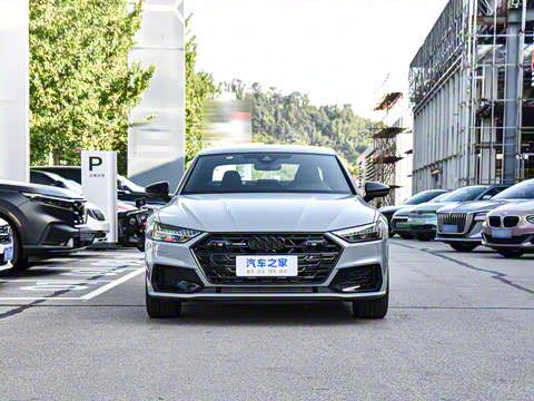 2025�� 45 TFSI quattro RS �׼����ٰ�