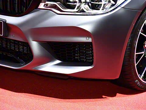 2019�� M5 ������