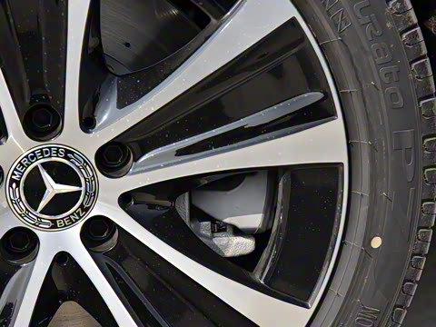 2022�� E 350 e L ���ʽ��϶����γ�