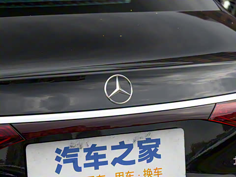 2025�� �Ŀ� E 300 L ����˶���