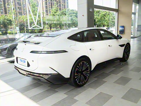 2025�� �Ŀ� Ultra���̰�