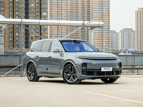 2025�� Ultra ���ܻ��°�