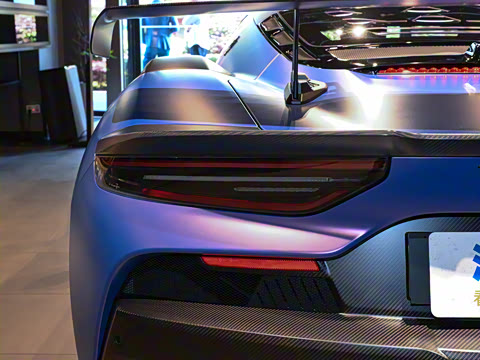 2024�� GT2 Stradale