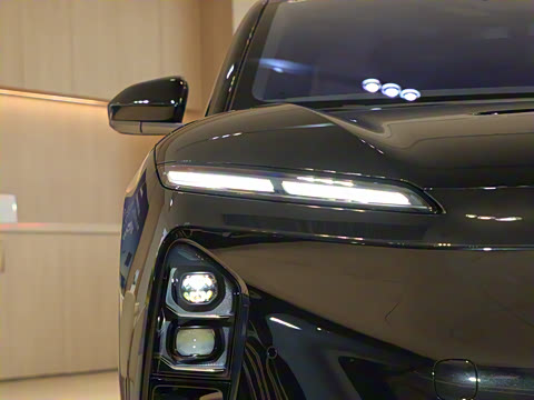 2025�� 75kWh Touring