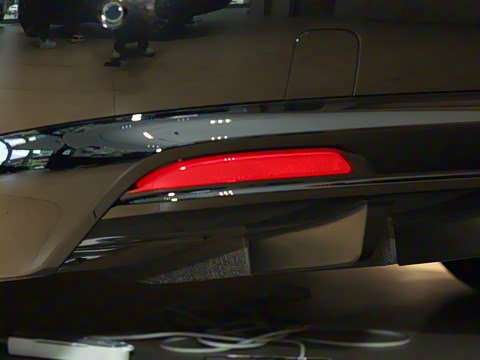 2025�� 75kWh Touring