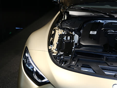 2026�� AMG SL 63 Golden Coast